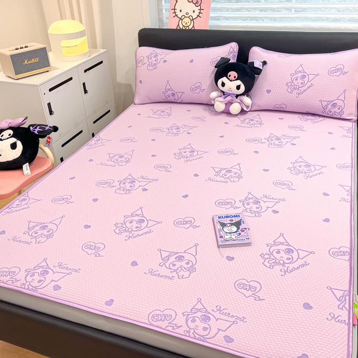 91家纺网 家纺一手货源 找家纺 2025新款三丽鸥正版授权A类提花冰豆豆凉席平铺款床笠款系列_1409 冰豆豆-库洛米-紫