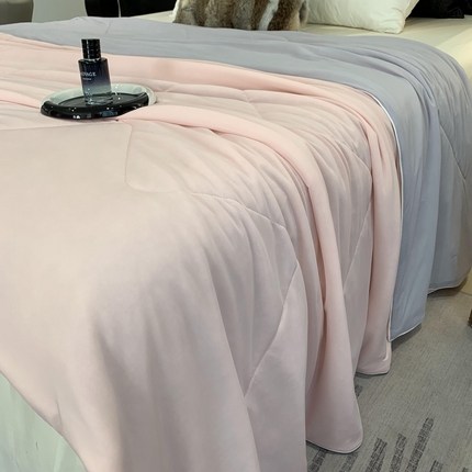 91家纺网 家纺一手货源 找家纺 （总）2025新款小冰皮夏凉被锦纶氨纶面料空调夏被凉感丝单夏被空调被