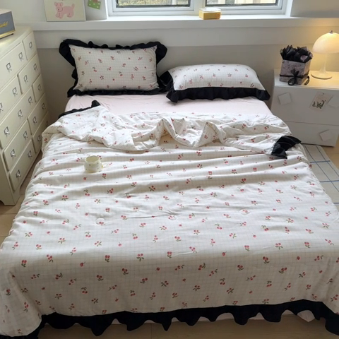 91家纺网 家纺一手货源 找家纺 （总）老K (原美阁） 2025新款 法式黑边夏被四件套赫本风空调被四件套