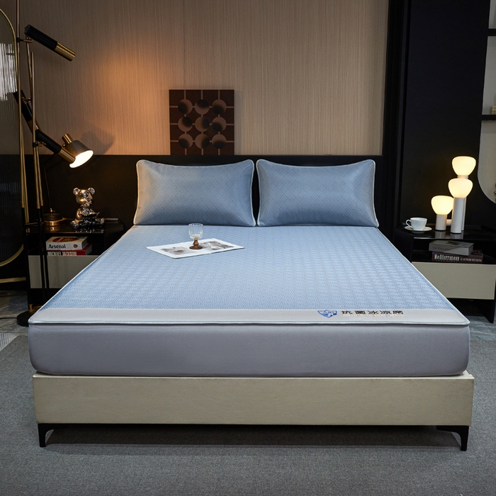 91家纺网 家纺一手货源 找家纺 999家纺 2025新款轻柔丝抗菌冰丝藤凉席（复合三明治款）宽包刺绣冰丝软席藤席 抗菌冰丝藤床笠-冰岛-优雅蓝