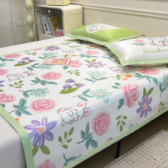 91家纺网 家纺一手货源 找家纺 摩妮卡 2025小清新数码冰丝席 碳光席三件套 缤纷兔语