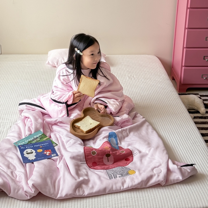 91家纺网 家纺一手货源 找家纺 喜多兔儿童家纺 2025新款萌宝系列40S纯棉夏季睡袋防踢被 粉色小兔妞妞