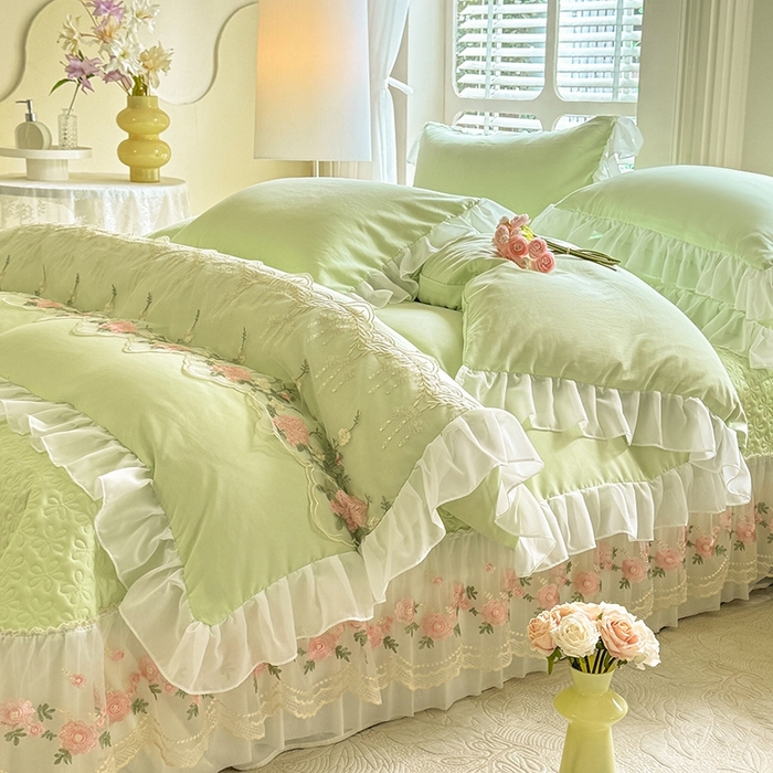 91家纺网 家纺一手货源 找家纺 大麦家纺2025新款年新款亲肤花边款床盖四件套  甜心小姐-青提绿
