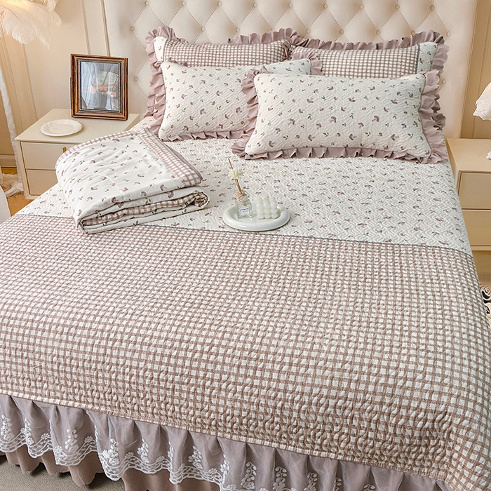 91家纺网 家纺一手货源 找家纺 梦柏 2025新款韩版双层纱夹棉绗缝床盖夏被四件套 小蘑菇