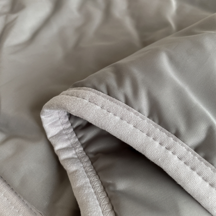 91家纺网 家纺一手货源 找家纺 苏拉家居 2025新款加厚0.5纯色凉感丝乳胶凉席夏被四件套 方格-深灰