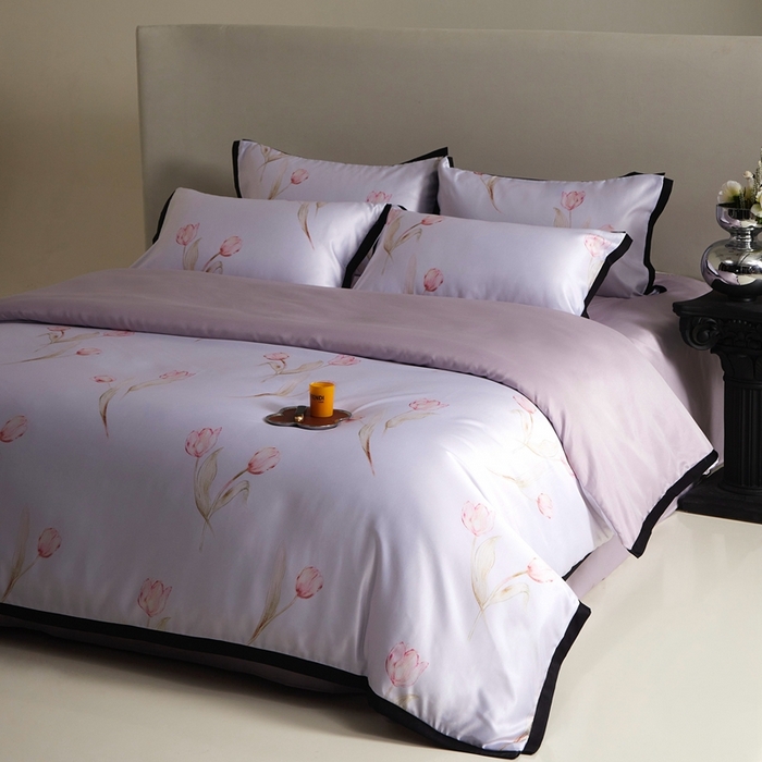 91家纺网 家纺一手货源 找家纺 优悦 2025新款冰丝数码印花四件套 花期-紫