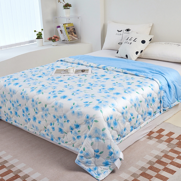 91家纺网 家纺一手货源 找家纺 被多多被业 2025新款凉感丝印花夏被夏凉被空调被 山茶花-蓝