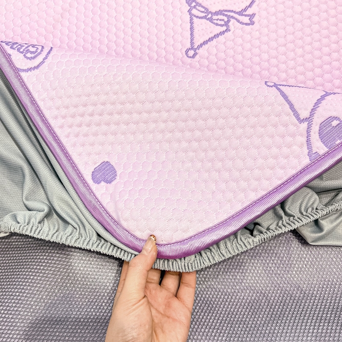 91家纺网 家纺一手货源 找家纺 （总）2025新款三丽鸥正版授权A类提花冰豆豆凉席平铺款床笠款系列_1409