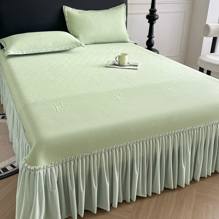 91家纺网 家纺一手货源 找家纺 鑫琪莱  2025新款5D立体雕花凉感豆豆冰丝床裙三件套 床裙H款-绿