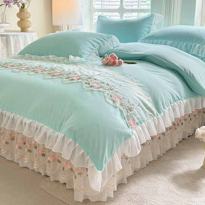 91家纺网 家纺一手货源 找家纺 大麦家纺2025新款年新款亲肤花边款床盖四件套  甜心小姐-梵星蓝