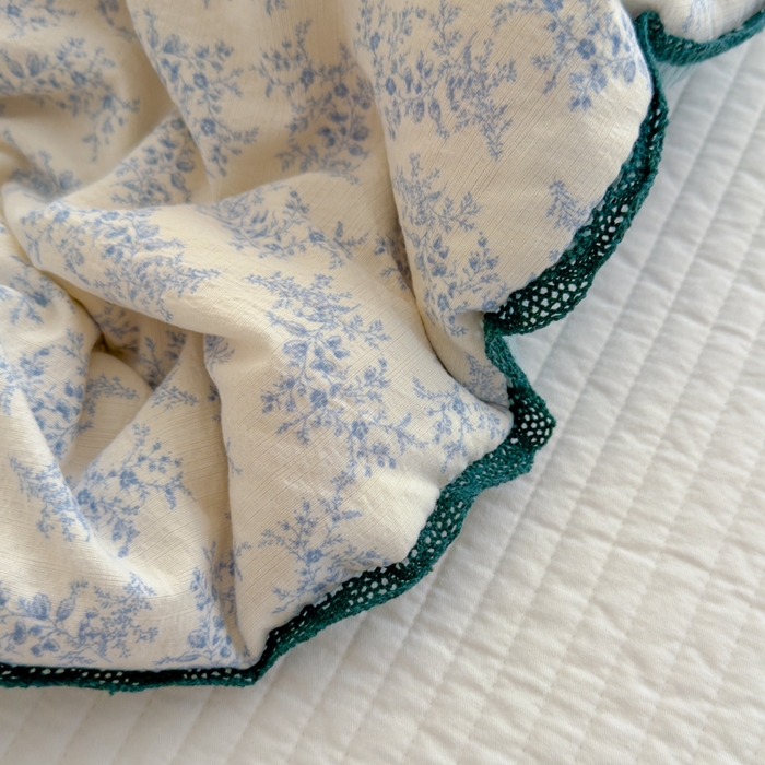 91家纺网 家纺一手货源 找家纺 贝扬思 2025新款云感双层纱抗菌花边夏被 蓝色泡泡