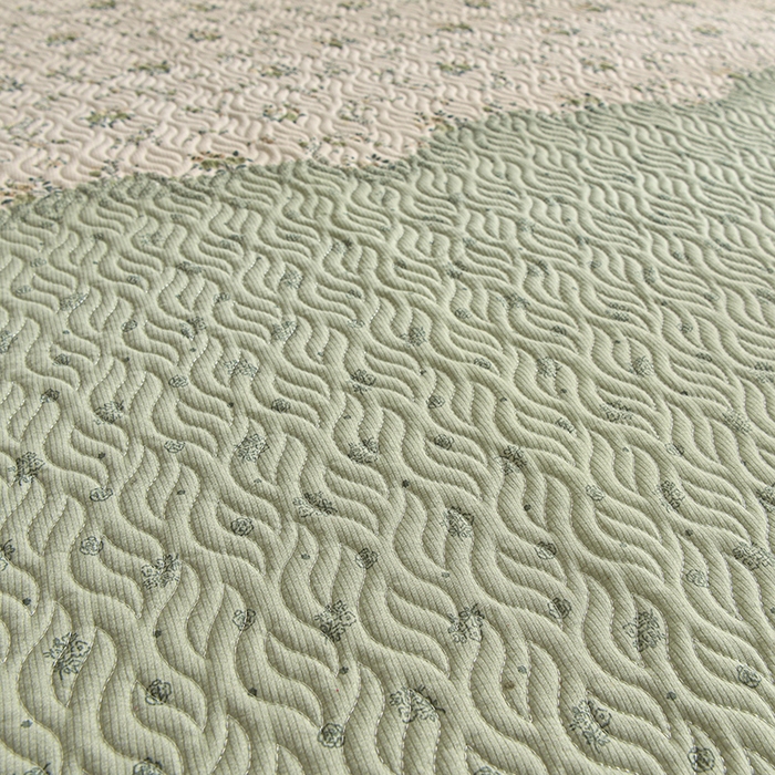 91家纺网 家纺一手货源 找家纺 梦柏 2025新款韩版双层纱夹棉绗缝床盖夏被四件套 林荫