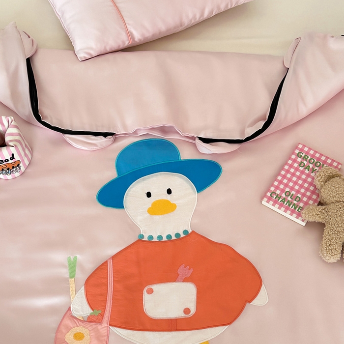 91家纺网 家纺一手货源 找家纺 喜多兔儿童家纺 2025新款60S兰精天丝睡袋防踢被 粉色礼帽鸭