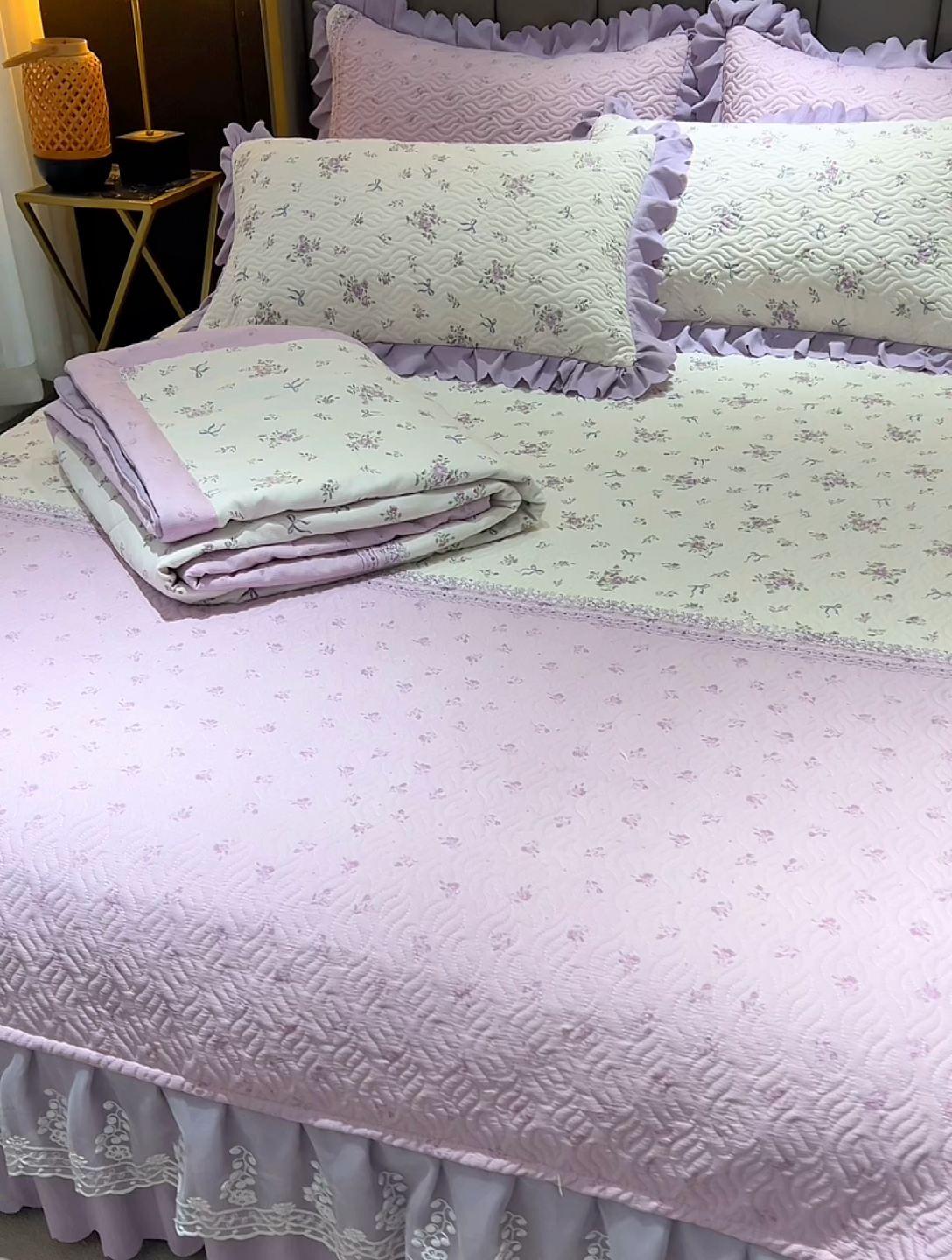 91家纺网 家纺一手货源 找家纺 梦柏 2025新款韩版双层纱夹棉绗缝床盖夏被四件套 花溪