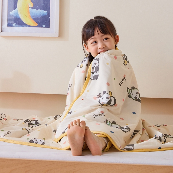 91家纺网 家纺一手货源 找家纺 嗨生活2025年儿童夏被 幼儿园夏被 凉感丝夏被 熊猫仔仔