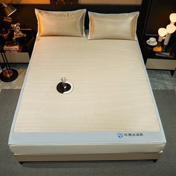 91家纺网 家纺一手货源 找家纺 小萌虎 2025新款轻柔丝抗菌冰丝藤凉席（复合三明治款）宽包刺绣冰丝软席藤席 抗菌三明治冰丝藤席-冰川-时尚咖