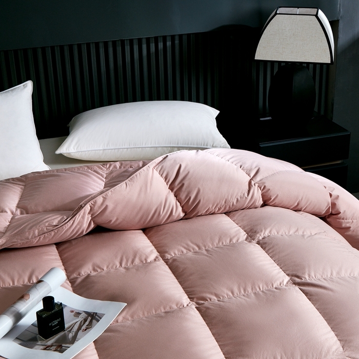 91家纺网 家纺一手货源 找家纺 御眠纺羽绒被壳 2025新款1全棉纯色全棉贡缎羽绒被羽绒被壳单层立体边 粉色