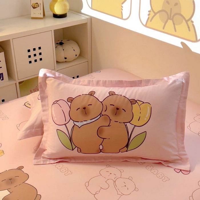 91家纺网 家纺一手货源 找家纺 浩诚2025新款卡皮巴拉原创IP全棉大版单床笠单枕套-有作品登记证书 幸运巴拉