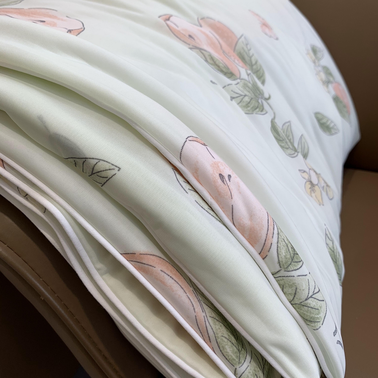 91家纺网 家纺一手货源 找家纺 2025新款小冰皮夏凉被锦纶氨纶面料空调夏被凉感丝单夏被空调被 香梨