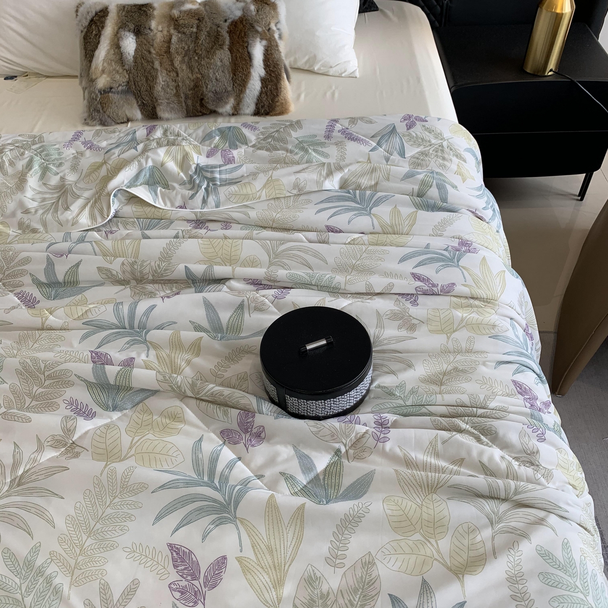 91家纺网 家纺一手货源 找家纺 2025新款小冰皮夏凉被锦纶氨纶面料空调夏被凉感丝单夏被空调被 热带雨林