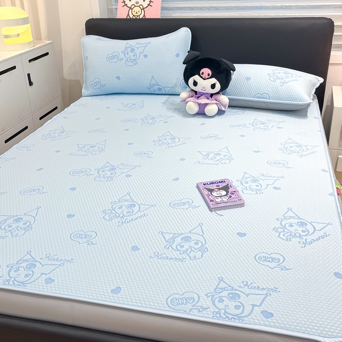 91家纺网 家纺一手货源 找家纺 八零年代 2025新款三丽鸥正版授权A类提花冰豆豆凉席平铺款床笠款系列 冰豆豆-库洛米-蓝