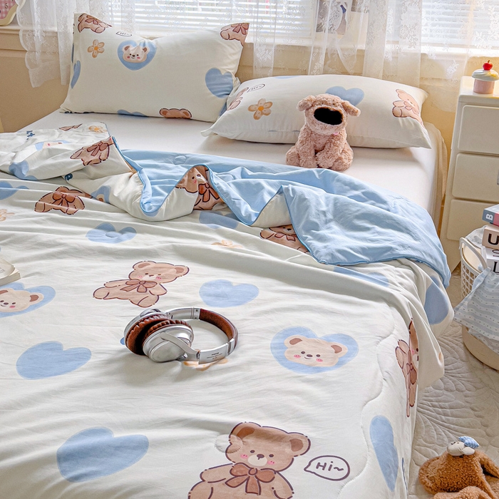 91家纺网 家纺一手货源 找家纺 2025春夏新款嵌绳款云柔水洗棉单夏被夏凉被空调被 嵌绳夏被-爱心小熊