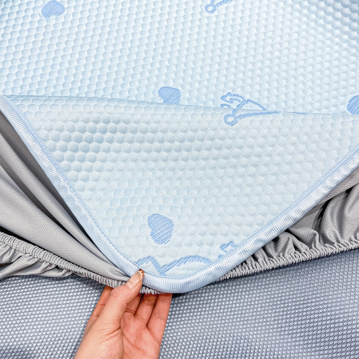 91家纺网 家纺一手货源 找家纺 八零年代 2025新款三丽鸥正版授权A类提花冰豆豆凉席平铺款床笠款系列 冰豆豆-库洛米-蓝