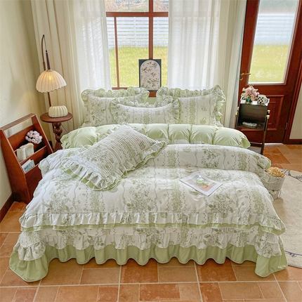 91家纺网 家纺一手货源 找家纺 宜凡家纺 2025新款全棉复古双层花边印花床盖四件套 叶香小兔