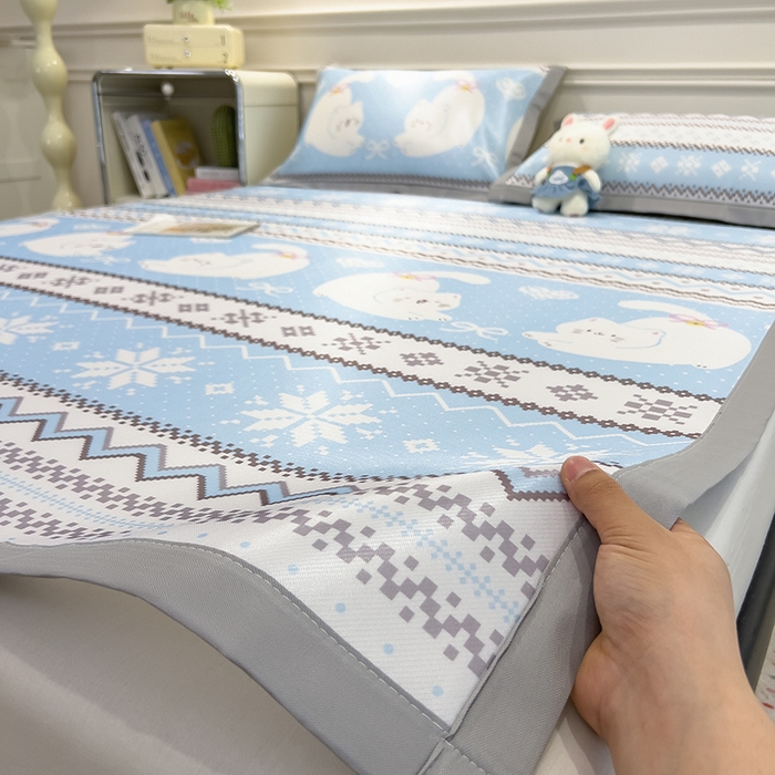 91家纺网 家纺一手货源 找家纺 摩妮卡 2025小清新数码冰丝席 碳光席三件套 蓝调喵影