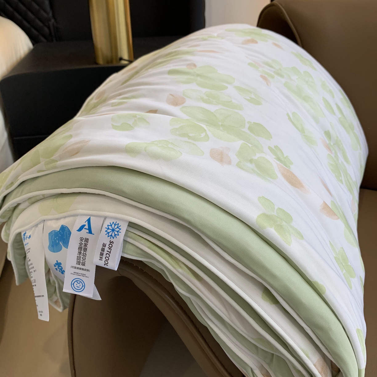 91家纺网 家纺一手货源 找家纺 2025新款小冰皮夏凉被锦纶氨纶面料空调夏被凉感丝单夏被空调被 清凉一夏绿