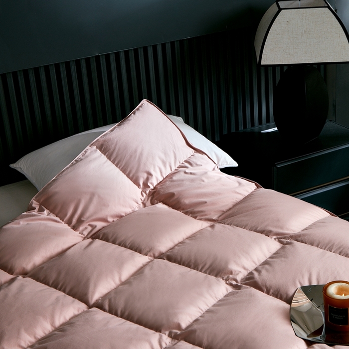 91家纺网 家纺一手货源 找家纺 御眠纺羽绒被壳 2025新款1全棉纯色全棉贡缎羽绒被羽绒被壳单层立体边 粉色