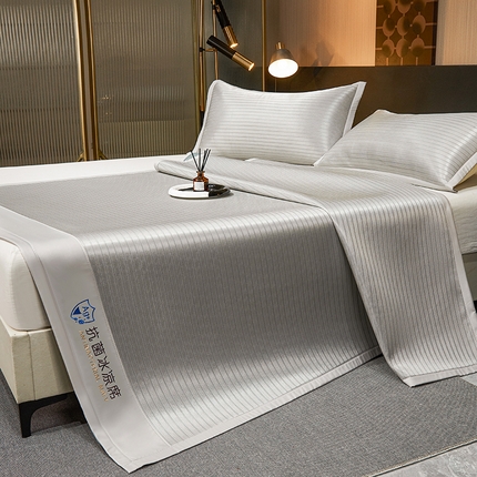 91家纺网 家纺一手货源 找家纺 （总）小萌虎 2025新款轻柔丝抗菌冰丝藤凉席（复合三明治款）宽包刺绣冰丝软席藤席