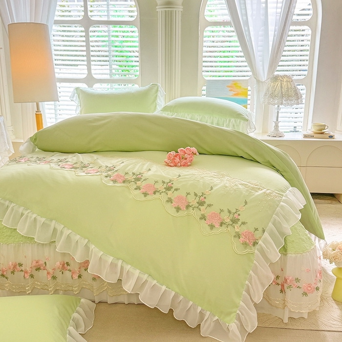 91家纺网 家纺一手货源 找家纺 大麦家纺2025新款年新款亲肤花边款床盖四件套  甜心小姐-青提绿