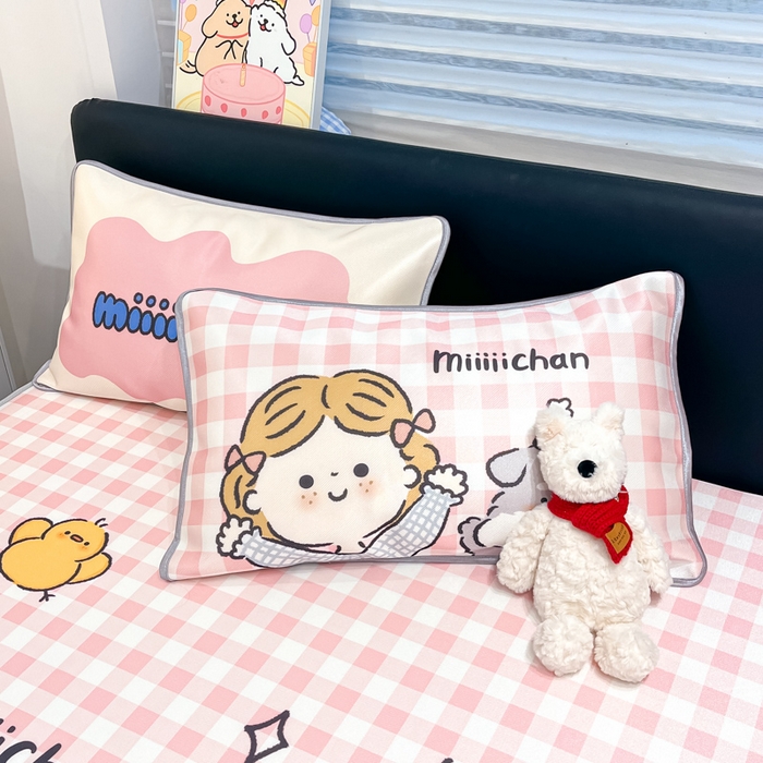 91家纺网 家纺一手货源 找家纺 暮思家居 2025新款正版miiiiichan可爱卡通大版数码印花A类1200D冰丝凉席三件套平铺床笠 狗狗乐园