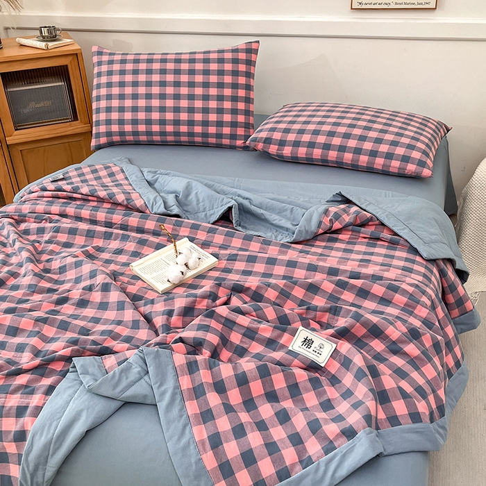 91家纺网 家纺一手货源 找家纺 鸣升家纺 2025新款100%里外全棉棉花夏被无印风全棉色织水洗棉夏凉被空调被夏被春秋被单人可机洗 粉灰小格