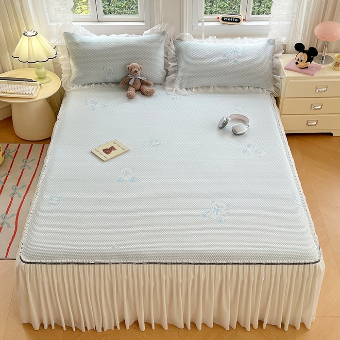 91家纺网 家纺一手货源 找家纺 梦舒羽 2025春夏新款冰豆豆凉席席子-床裙款 凉豆豆-小熊蓝