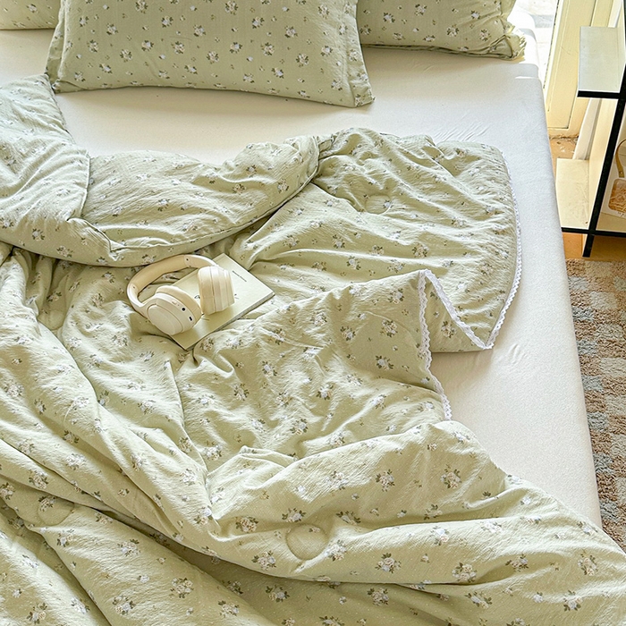 91家纺网 家纺一手货源 找家纺 2025新款双层皱皱纱水洗棉夏被夏凉被空调被可机洗空调被子被芯棉被 素雅茶绿