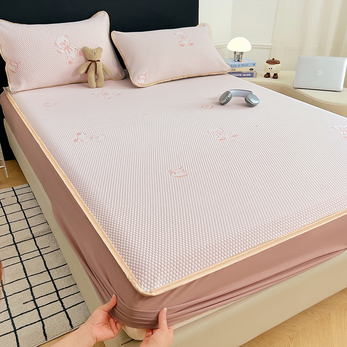 91家纺网 家纺一手货源 找家纺 梦舒羽 2025新款凉豆豆凉席-床笠款 凉豆豆-小熊粉