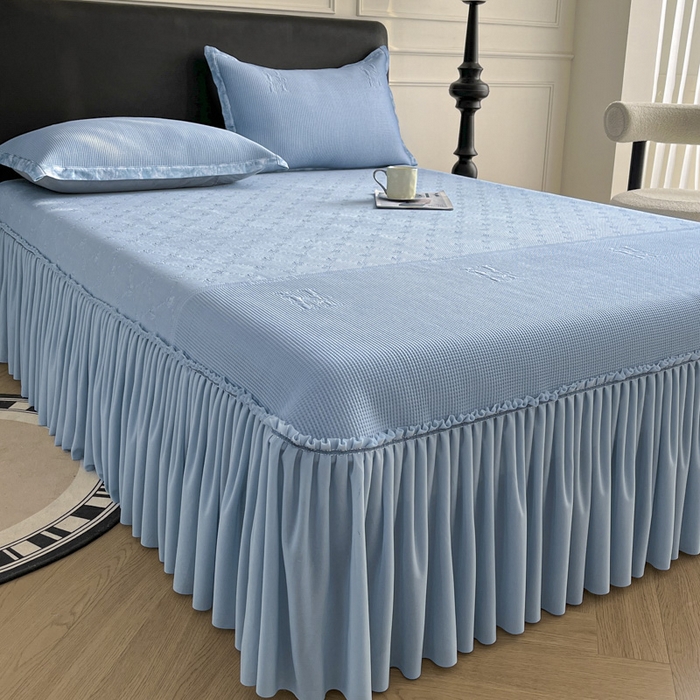 91家纺网 家纺一手货源 找家纺 鑫琪莱  2025新款5D立体雕花凉感豆豆冰丝床裙三件套 床裙H款-蓝