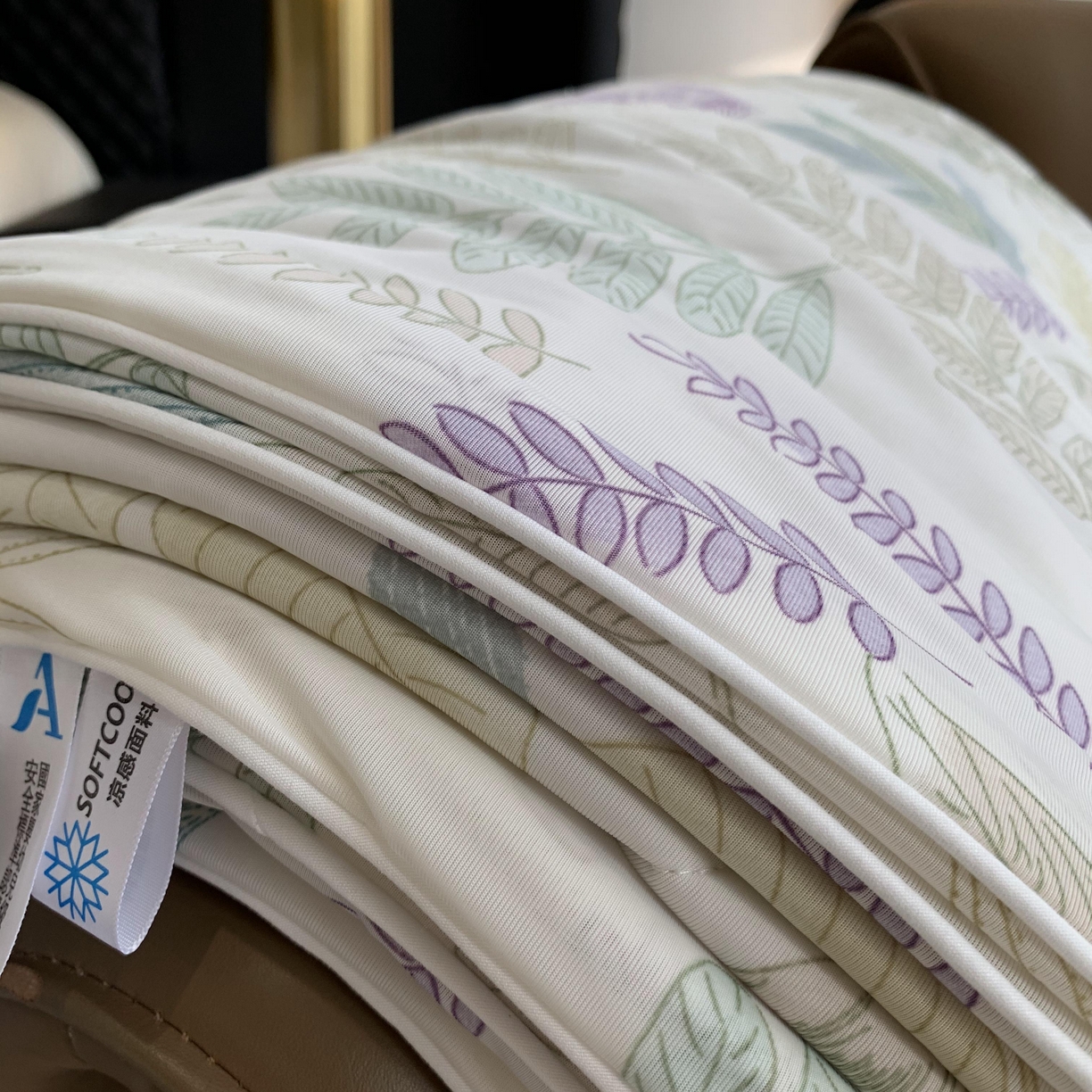 91家纺网 家纺一手货源 找家纺 2025新款小冰皮夏凉被锦纶氨纶面料空调夏被凉感丝单夏被空调被 热带雨林