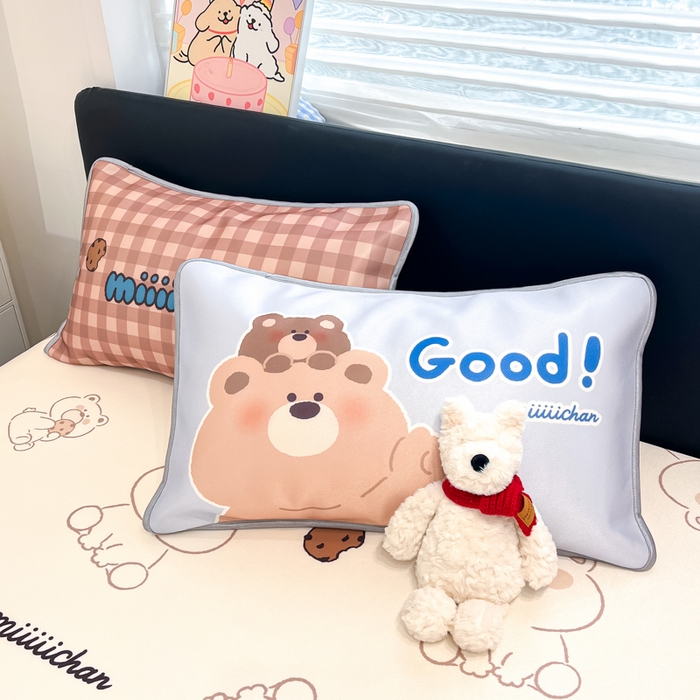 91家纺网 家纺一手货源 找家纺 暮思家居 2025新款正版miiiiichan可爱卡通大版数码印花A类1200D冰丝凉席三件套平铺床笠 贪吃熊