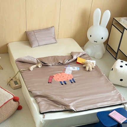 91家纺网 家纺一手货源 找家纺 （总）喜多兔儿童家纺 2025新款60S兰精天丝睡袋防踢被
