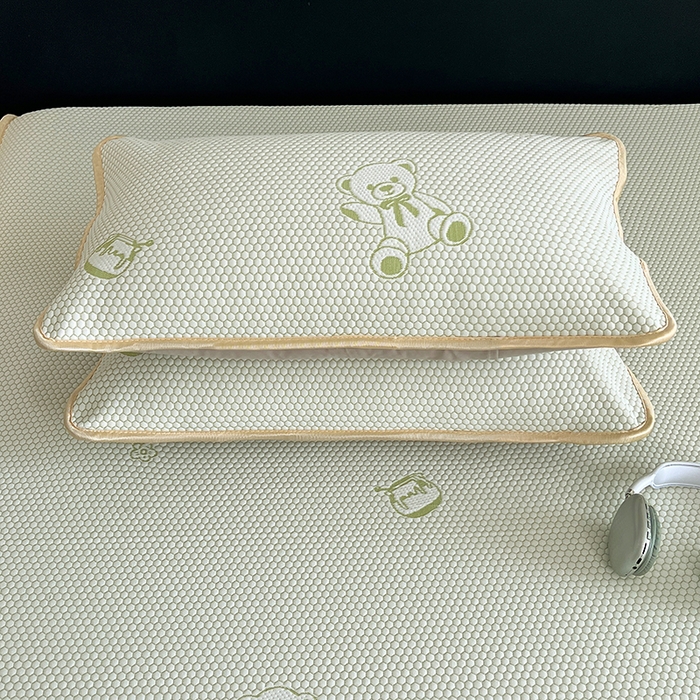 91家纺网 家纺一手货源 找家纺 梦舒羽 2025新款凉感冰豆豆凉席枕套可水洗冰丝宿舍一只装枕头套一对枕芯套 冰豆豆-小熊绿