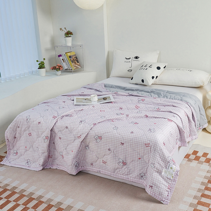 91家纺网 家纺一手货源 找家纺 被多多被业 2025新款凉感丝印花夏被夏凉被空调被 粉格熊