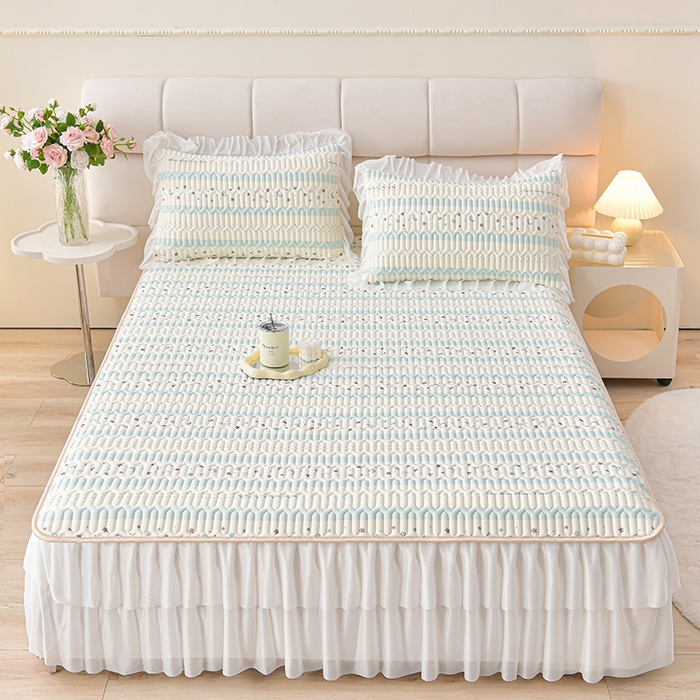 91家纺网 家纺一手货源 找家纺 民新家纺 2025新款凉感丝乳胶床裙凉席足球花系列纯色和印花 足球花-星光灿烂