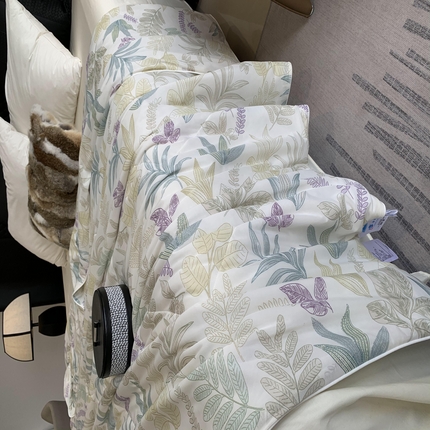 91家纺网 家纺一手货源 找家纺 2025新款小冰皮夏凉被锦纶氨纶面料空调夏被凉感丝单夏被空调被 热带雨林