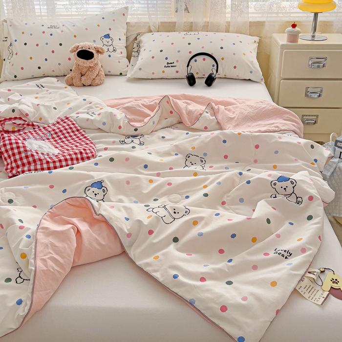 91家纺网 家纺一手货源 找家纺 2025春夏新款嵌绳款云柔水洗棉单夏被夏凉被空调被 嵌绳夏被-彩色波点熊