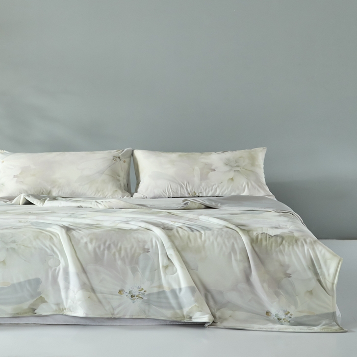 91家纺网 家纺一手货源 找家纺 2025春夏新款100%双面锦纶美式印花夏被凉感空调被 花开半夏