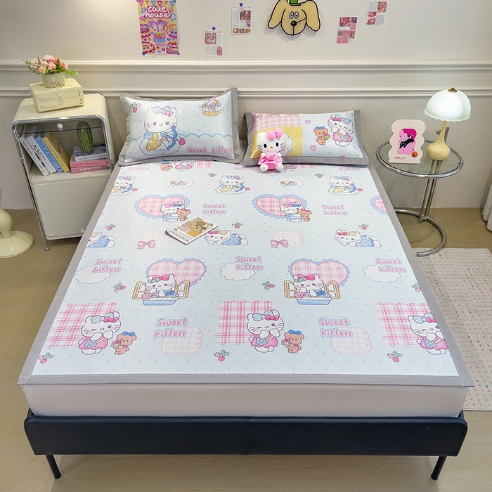 91家纺网 家纺一手货源 找家纺 摩妮卡 2025小清新数码冰丝席 碳光席三件套 凯蒂甜心