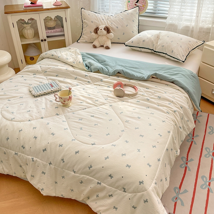 91家纺网 家纺一手货源 找家纺 优承佳生活馆 2025新款云感双层纱浪漫小花边抗菌夏被子被芯 爱心蝴蝶结